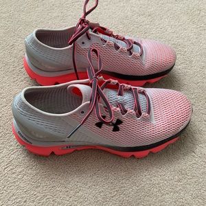 Under Armour Running shoes